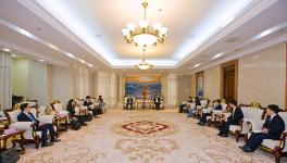 海螺水泥高登榜董事長會見韓國LG華奧斯中國區(qū)總裁金相澔先生