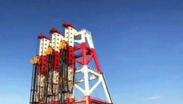 國內(nèi)首艘深層水泥攪拌船在香港新機場投入使用