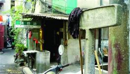 60多年前水泥路牌現(xiàn)身虹口