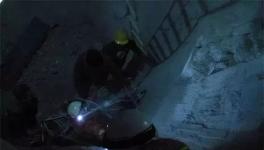 水泥廠工人作業(yè)時(shí)遭意外 被困5層樓高的水泥罐中