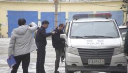 王樓水泥違規(guī)生產(chǎn)，法人被帶走詢問