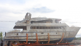 普吉沉船鳳凰號設(shè)計建造不合格！填混凝土穩(wěn)船身