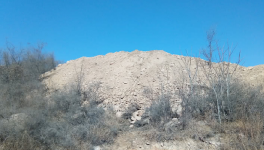 邢臺一砂石廠露天存放 監(jiān)管部門不作為