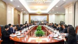 高登榜會(huì)見(jiàn)周龍山 海螺與華潤(rùn)水泥或?qū)⒀由旌献黝I(lǐng)域