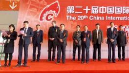 巾幗不讓須眉，這就是水泥人精神！