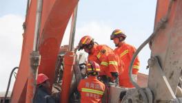 緊急救援！水泥廠墻體倒塌一工人被埋，命懸一線！