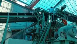 突發(fā)！工人落入正攪拌的碎石機，不幸身亡！